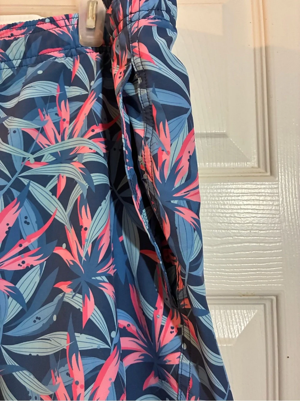 Southern tide mens tropical blooms printed swim shorts